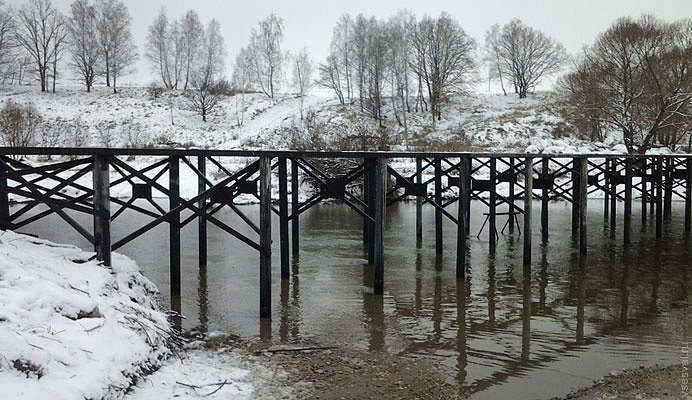 Свайные мосты: надежное решение для преодоления водных преград в Нижнеудинске от 56232 руб
